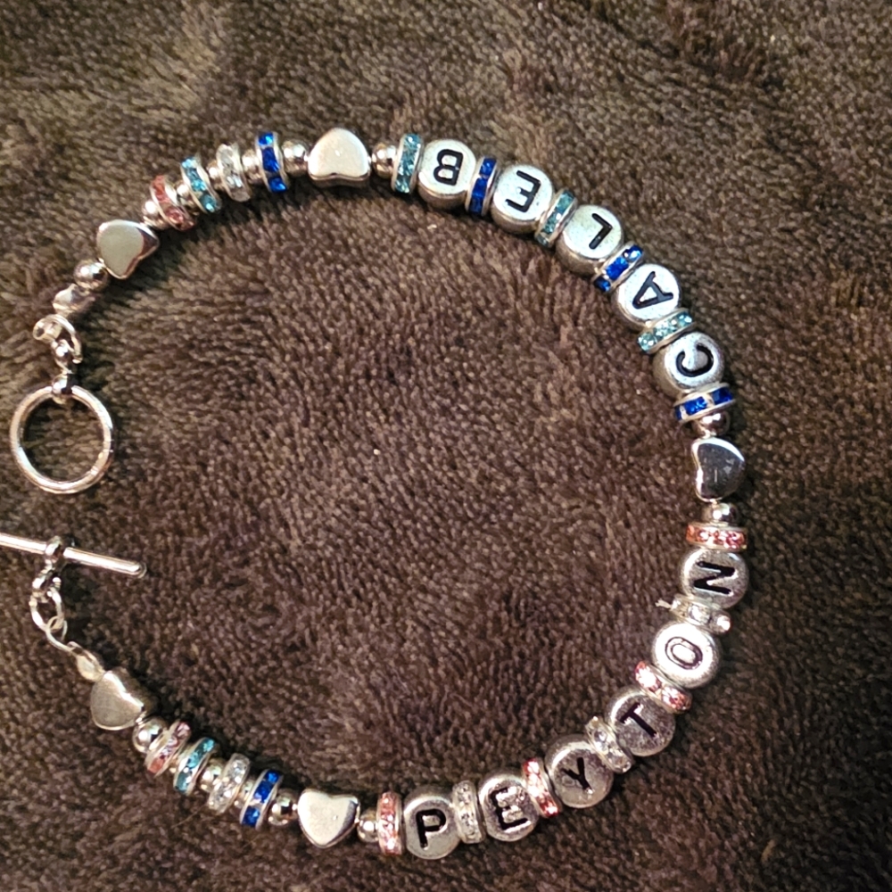 Handmade name bracelets - Picture 3 of 6